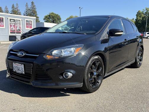 Tuxedo Black 2013 Ford Focus SE