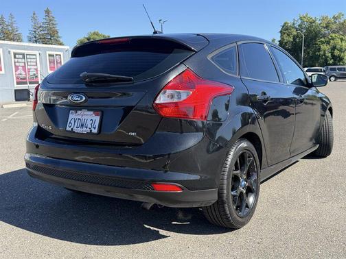 Tuxedo Black 2013 Ford Focus SE