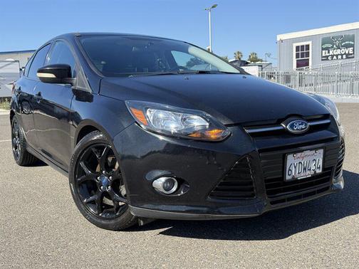 Tuxedo Black 2013 Ford Focus SE