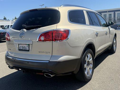 Silver 2008 Buick Enclave CXL