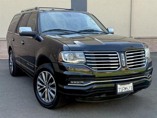 2015 Lincoln Navigator Base