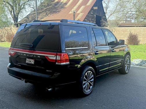 2015 Lincoln Navigator Base