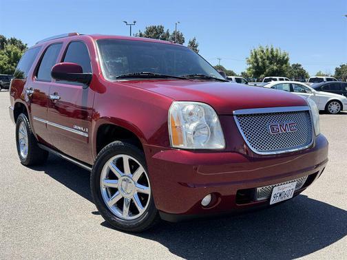 Red Jewel Tintcoat 2009 GMC Yukon Denali