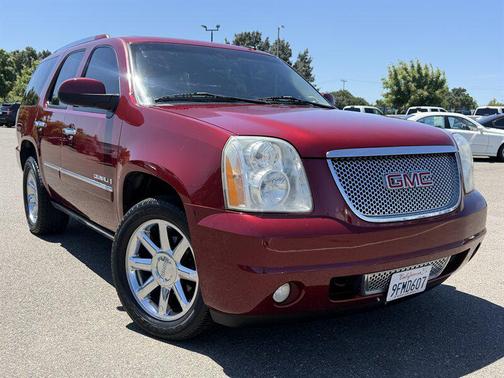 Red Jewel Tintcoat 2009 GMC Yukon Denali