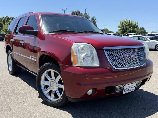 Red Jewel Tintcoat 2009 GMC Yukon Denali