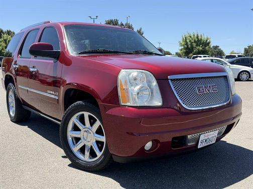 Red Jewel Tintcoat 2009 GMC Yukon Denali