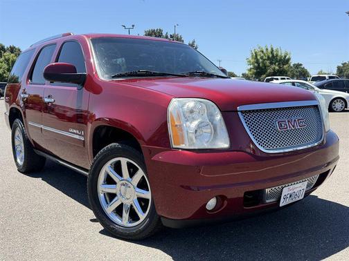 Red Jewel Tintcoat 2009 GMC Yukon Denali
