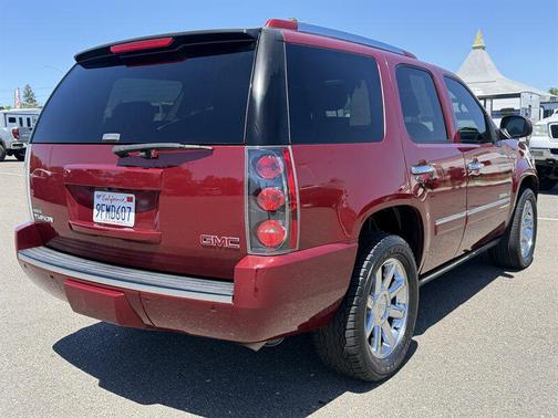 Red Jewel Tintcoat 2009 GMC Yukon Denali