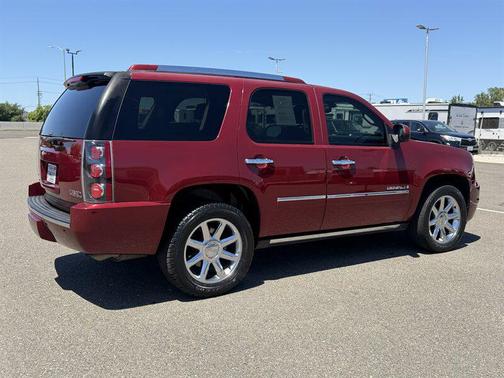 Red Jewel Tintcoat 2009 GMC Yukon Denali