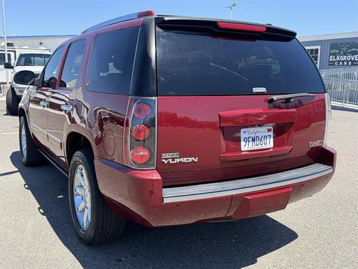 Red Jewel Tintcoat 2009 GMC Yukon Denali