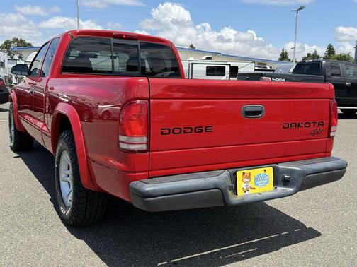 Red 2004 Dodge Dakota Base