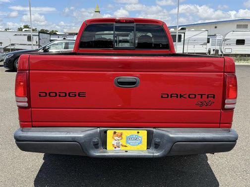 Red 2004 Dodge Dakota Base