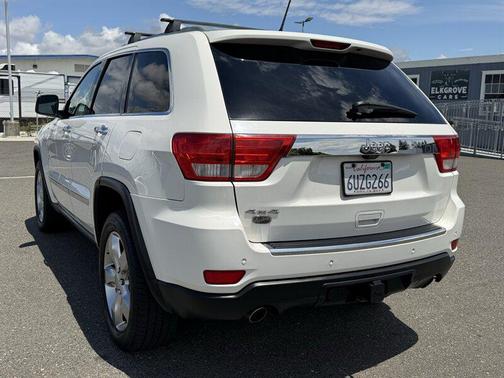 Stone White Clearcoat 2012 Jeep Grand Cherokee Overland