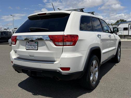 Stone White Clearcoat 2012 Jeep Grand Cherokee Overland