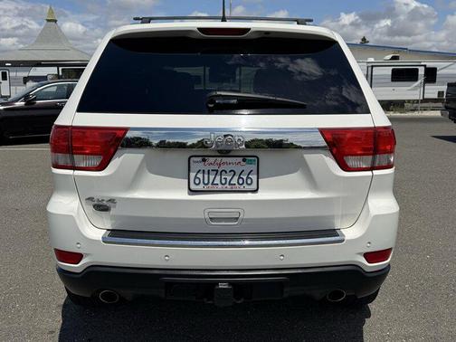 Stone White Clearcoat 2012 Jeep Grand Cherokee Overland