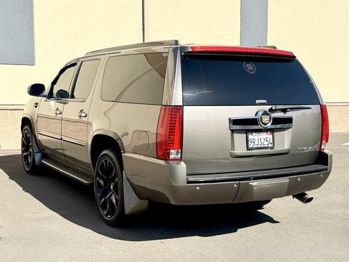 2013 Cadillac Escalade ESV Luxury