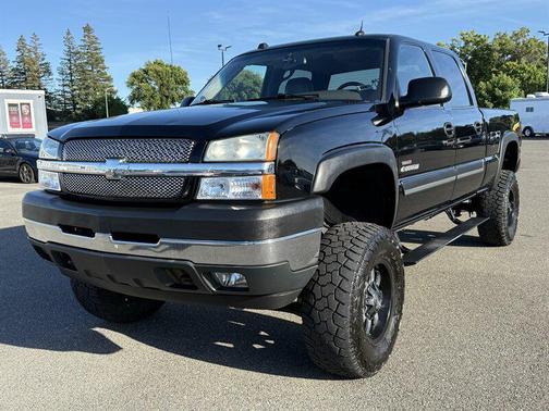 Black 2004 Chevrolet Silverado 2500 LT H/D Crew Cab