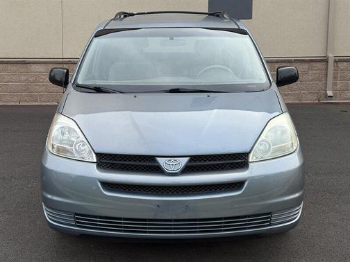 2004 Toyota Sienna CE