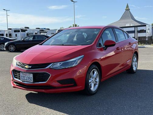 Red 2018 Chevrolet Cruze LT