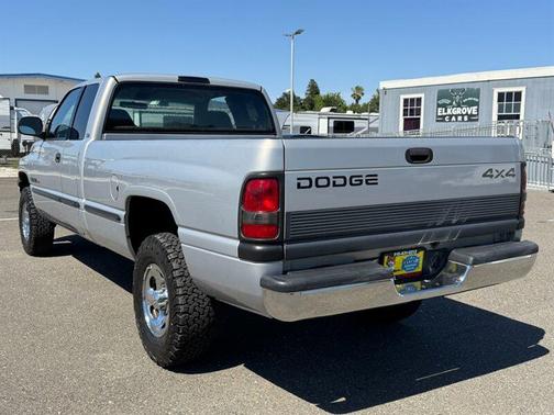 Silver 1998 Dodge Ram 1500 Base