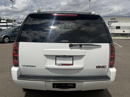 Summit White 2008 GMC Yukon Denali
