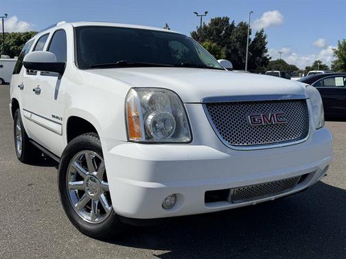 Summit White 2008 GMC Yukon Denali