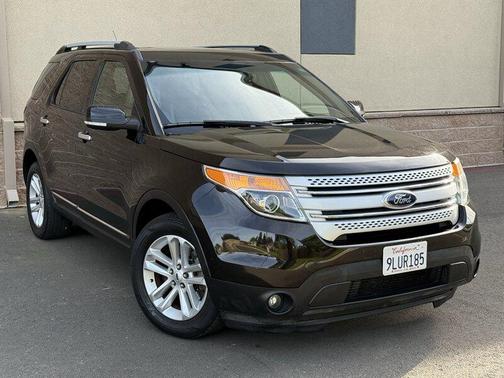 Tuxedo Black Metallic 2013 Ford Explorer XLT