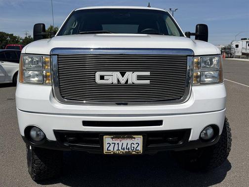 Summit White 2007 GMC Sierra 2500 SLE2 H/D Crew Cab