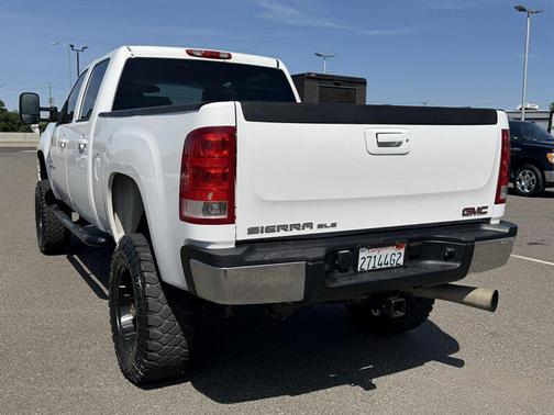 Summit White 2007 GMC Sierra 2500 SLE2 H/D Crew Cab