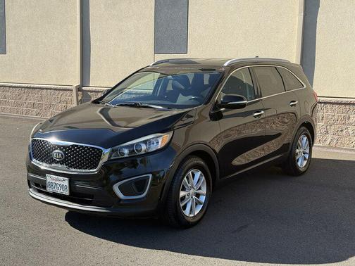 Ebony Black 2016 Kia Sorento LX