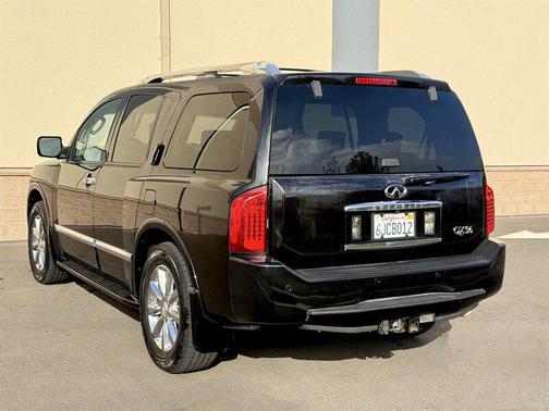 2010 INFINITI QX56 Base