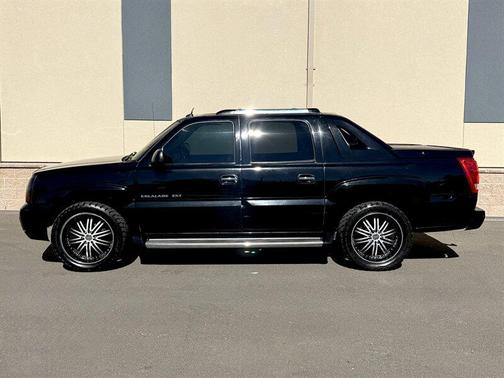 2004 Cadillac Escalade EXT Base