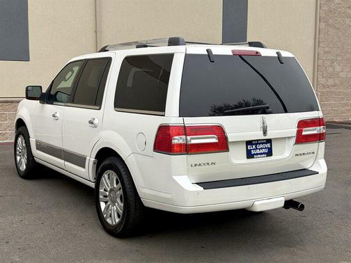 2014 Lincoln Navigator Base