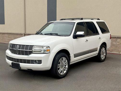 2014 Lincoln Navigator Base