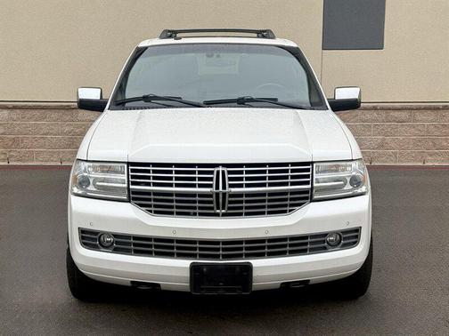 2014 Lincoln Navigator Base