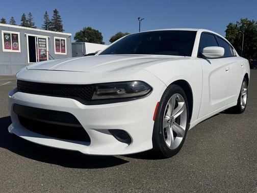 White Knuckle Clearcoat 2018 Dodge Charger R/T