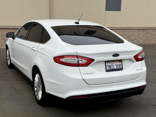 2016 Ford Fusion Hybrid S