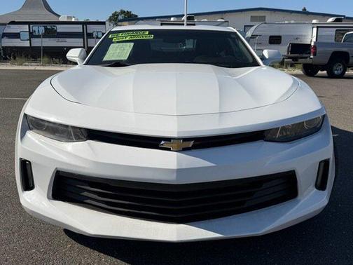 Summit White 2018 Chevrolet Camaro 1LT