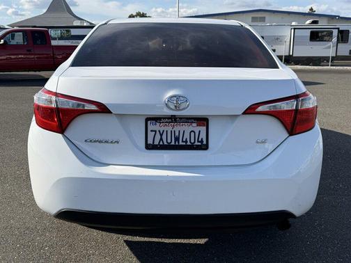 Super White 2016 Toyota Corolla LE