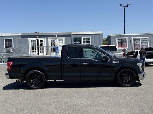 Black 2015 Ford F-150 XLT