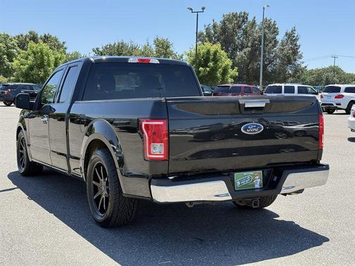 Black 2015 Ford F-150 XLT
