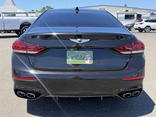Victoria Black 2018 Genesis G80 3.3T Sport