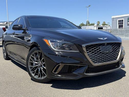 Victoria Black 2018 Genesis G80 3.3T Sport