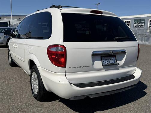 Stone White Clearcoat 2005 Chrysler Town & Country Base