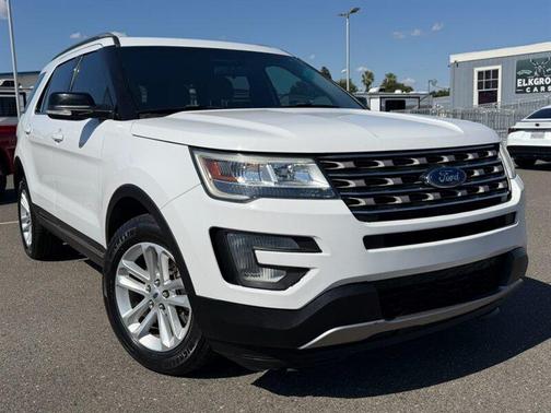 White 2017 Ford Explorer XLT