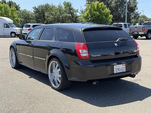Brilliant Black Crystal Pearlcoat 2006 Dodge Magnum RT