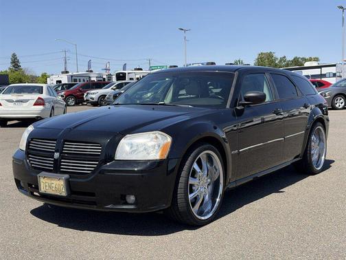 Brilliant Black Crystal Pearlcoat 2006 Dodge Magnum RT