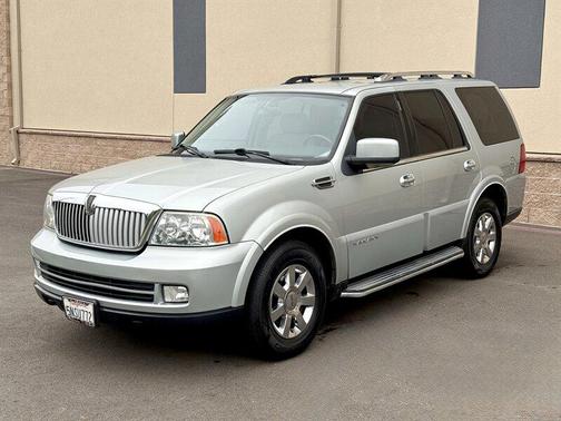 2005 Lincoln Navigator Luxury