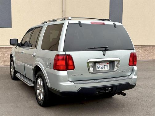 2005 Lincoln Navigator Luxury