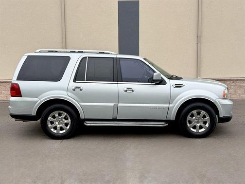 2005 Lincoln Navigator Luxury